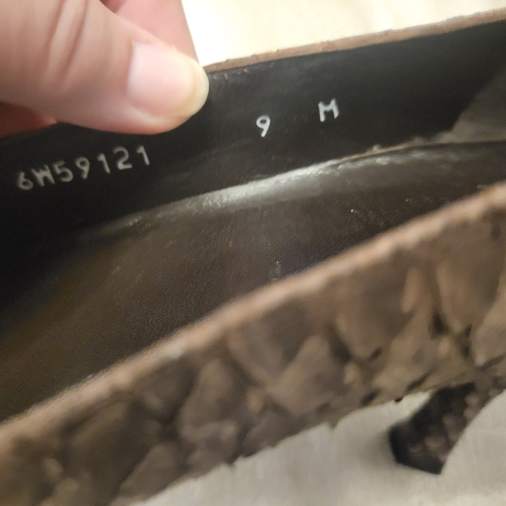 Brown Stuart Weitzman Heels Size 9 - image 4